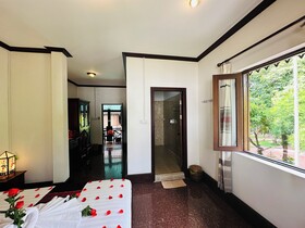Thatsaphone Hotel