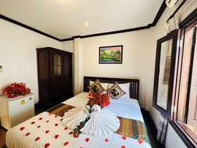 Thatsaphone Hotel