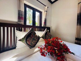 Thatsaphone Hotel