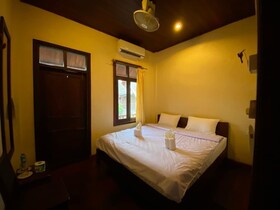 Tingkham Guesthouse