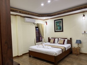 Xayana Home