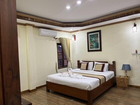 Xayana Home