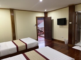 Xayana Home