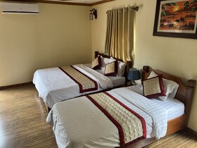 Xayana Home