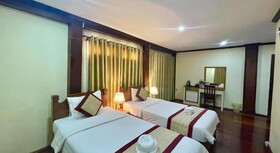 Xayana Home