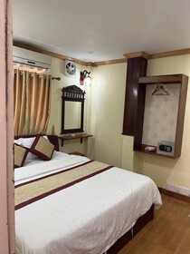 Xayana Home
