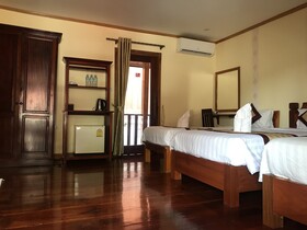 Xayana Home