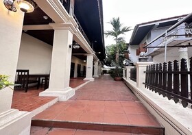 Y Not Lao Villa