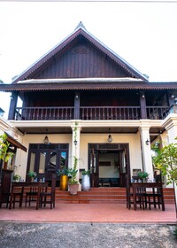 Y Not Lao Villa