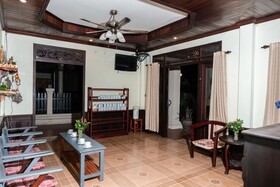Y Not Lao Villa