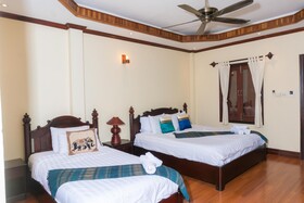 Y Not Lao Villa