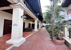 Y Not Lao Villa