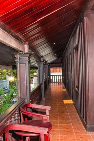 Y Not Lao Villa