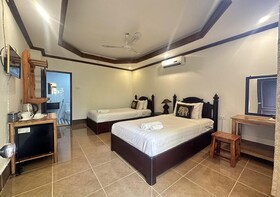 Y Not Lao Villa