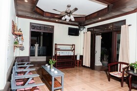 Y Not Lao Villa