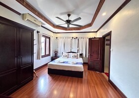 Y Not Lao Villa