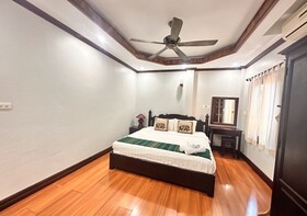 Y Not Lao Villa