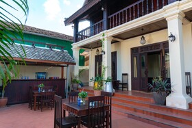 Y Not Lao Villa