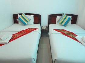Ladtana Phetarmonchai Hotel