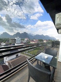 Serene Premier Vang Vieng Hotel