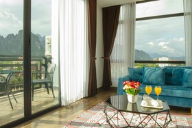 Serene Premier Vang Vieng Hotel