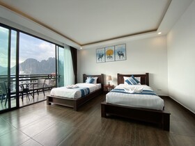 Serene Premier Vang Vieng Hotel
