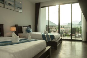 Serene Premier Vang Vieng Hotel