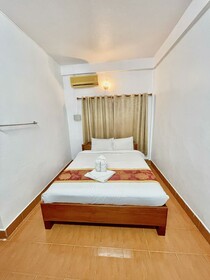Vangvieng Sisavang Mountain View Hotel