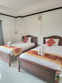 Vangvieng Sisavang Mountain View Hotel