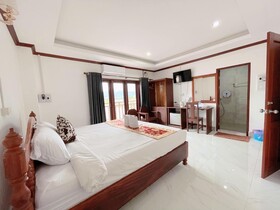 Vangvieng Sisavang Mountain View Hotel