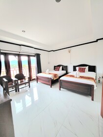 Vangvieng Sisavang Mountain View Hotel