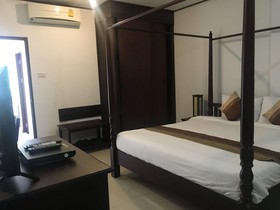 AV Hotel