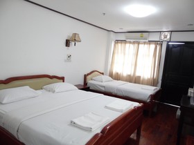 Douang Deuane Hotel