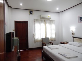 Douang Deuane Hotel