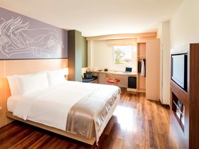 ibis Vientiane Nam Phu Hotel