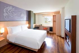 ibis Vientiane Nam Phu Hotel