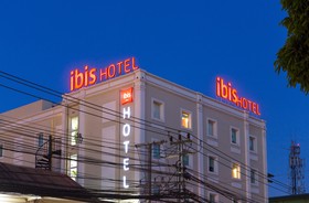 ibis Vientiane Nam Phu Hotel