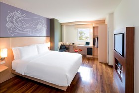 ibis Vientiane Nam Phu Hotel