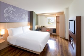 ibis Vientiane Nam Phu Hotel