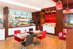ibis Vientiane Nam Phu Hotel