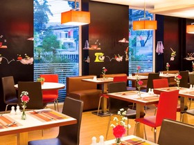 ibis Vientiane Nam Phu Hotel
