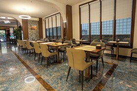 Riverside Hotel