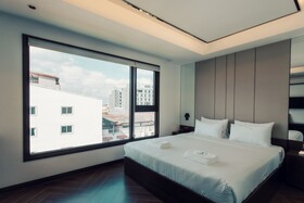Riverside Hotel