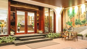 Riverside Hotel