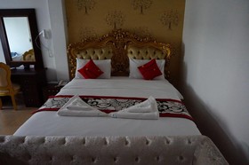 Lucky City Hotel