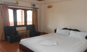 Vanhmaly Hotel