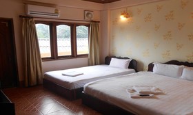 Vanhmaly Hotel