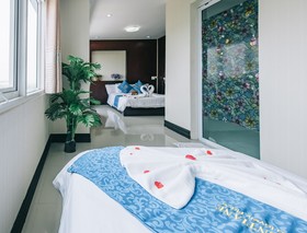 V Hotel