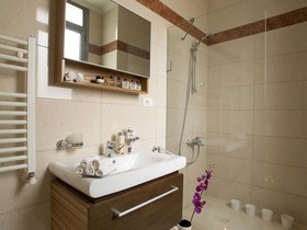 LIQAA Hotel & Convention Center