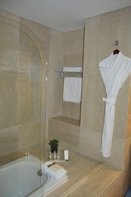 Etoile Suites